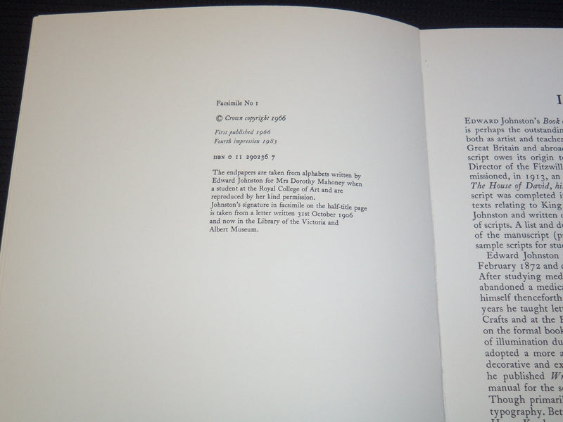 1983 A BOOK OF SAMPLE SCRIPTS SOFTCOVER BOOK BY EDWARD JOHNSTON - J 9272