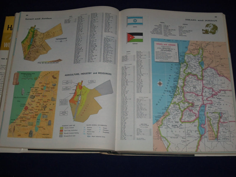 1969 HAMMOND'S MEDALLION WORLD ATLAS - GREAT COLOR MAPS - 11.5