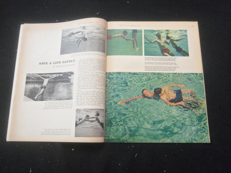 1964 AUGUST BOYS' LIFE MAGAZINE - UNDERWATER DIVER AND FISH COVER - ST 3770Z
