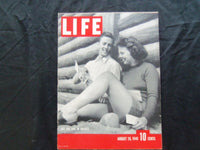 1940 AUGUST 26 LIFE MAGAZINE - COUPLE AT JASPER NATIONAL PARK - L 197