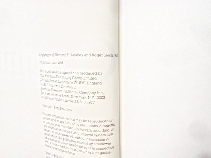 1977 ORIGINS HARDCOVER BOOK BY RICHARED E. LEAKEY AND ROGER LEWIN - KD 8338