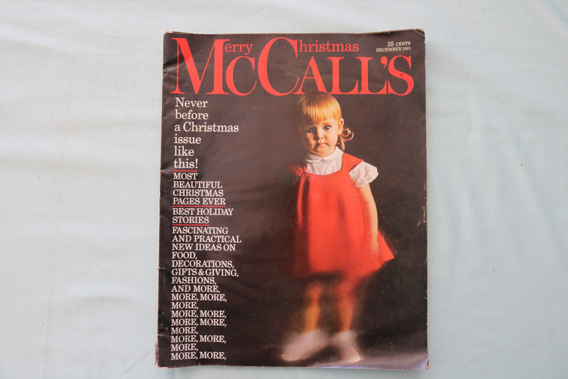 1961 DECEMBER MCCALL'S MAGAZINE - MERRY CHRISTMAS DOLL COVER - E 26536