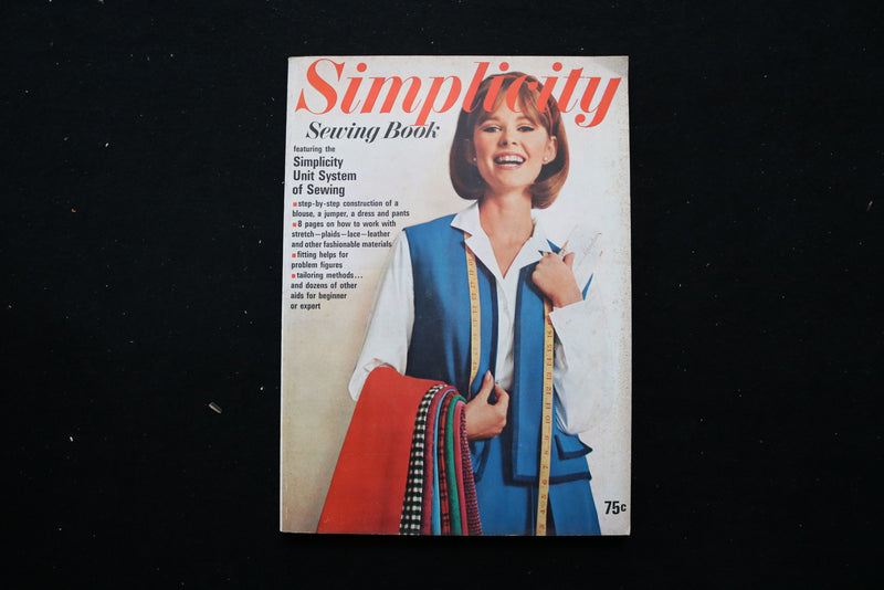 1965 SIMPLICITY SEWING BOOK MAGAZINE - E 10868