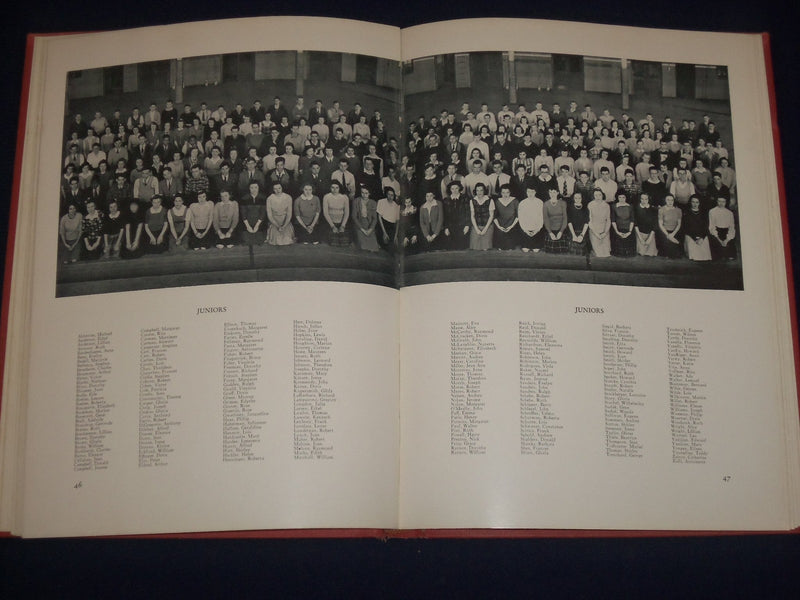 1942 THE VOYAGER FREEPORT HIGH SCHOOL YEARBOOK - GREAT PHOTOS - YB 860