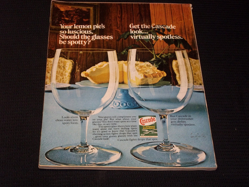 1974 JULY MCCALL'S MAGAZINE - JACQUELINE ONASSIS FRONT COVER - E 686