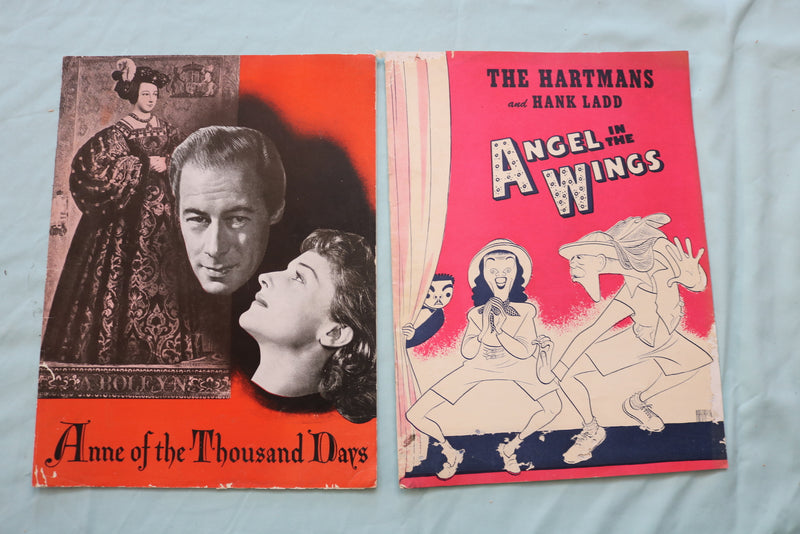 1940'S-1960'S MUSIC THEATRE PROGRAMS AND SOUVENIR BOOKS - LOT OF 51 - O 3720