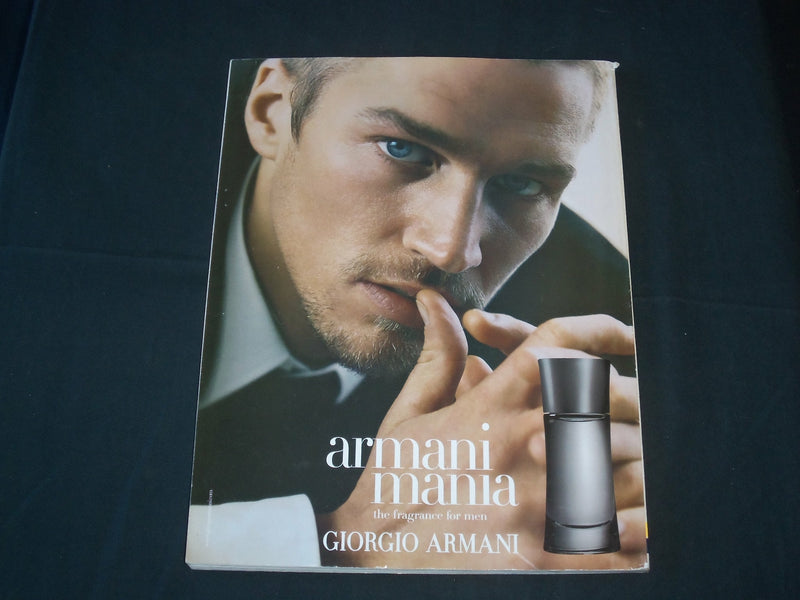 2004 MAY GQ MAGAZINE - UMA THURMAN COVER - BRITISH EDITION - B 5964