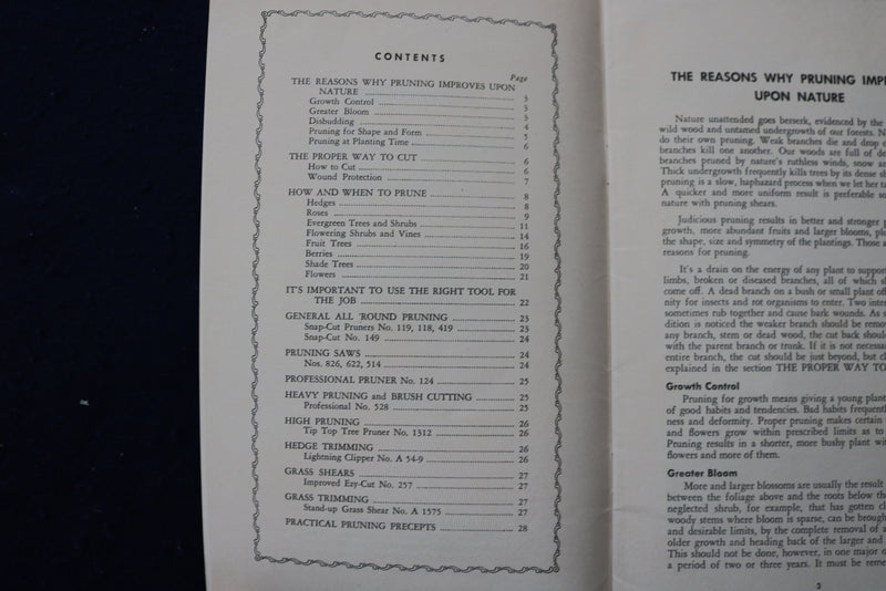 1950 THE SEYMOUR SMITH HOW TO PRUNE SOFTCOVER BOOKLET - K 1412