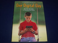 1998 ONE DIGITAL DAY BOOK BY RICK SMOLAN - GREAT PLATES - 223 PAGES - KD 2735