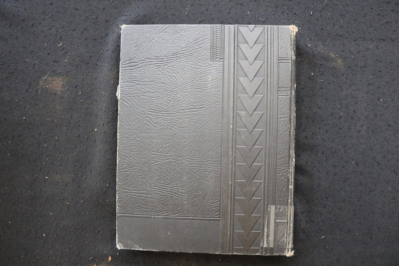 1932 THE HAWKEYE UNIVERSITY OF IOWA YEARBOOK - IOWA CITY, IOWA - YB 3540