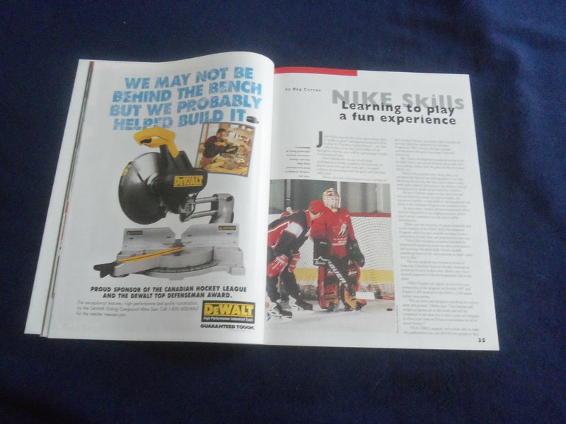 1998-1999 ANNUAL CANADIAN HOCKEY MAGAZINE - ROB BLAKE COVER - F 253I