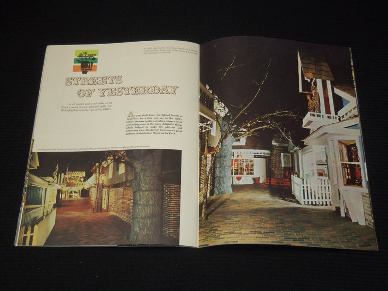 1971 THE HOUSE ON THE ROCK BOOKLET - SOFTCOVER - GREAT PHOTOS - K 2149