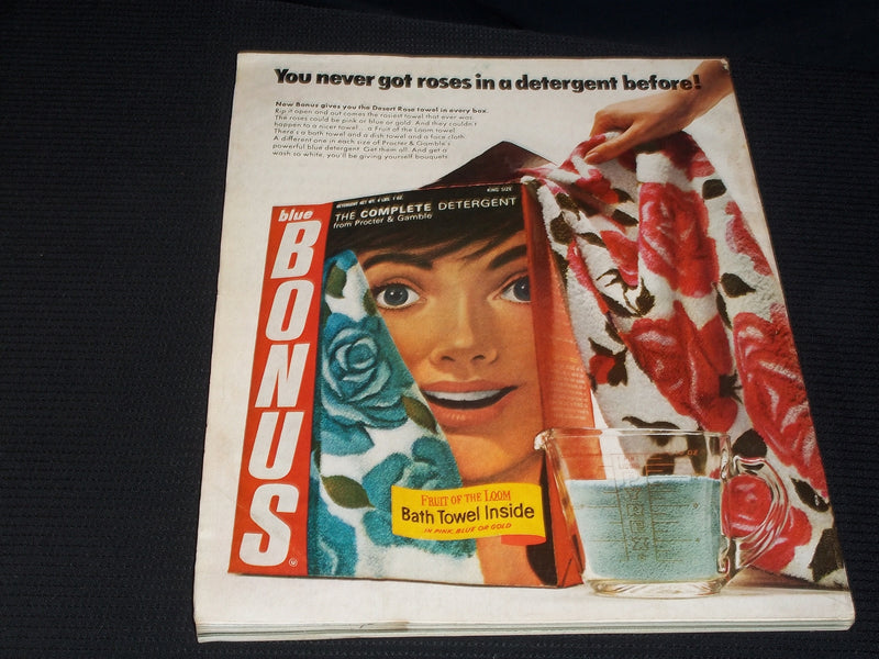 1966 NOVEMBER MCCALL'S MAGAZINE - JULIE CHRISTIE NICE FRONT COVER & ADS - E 4491