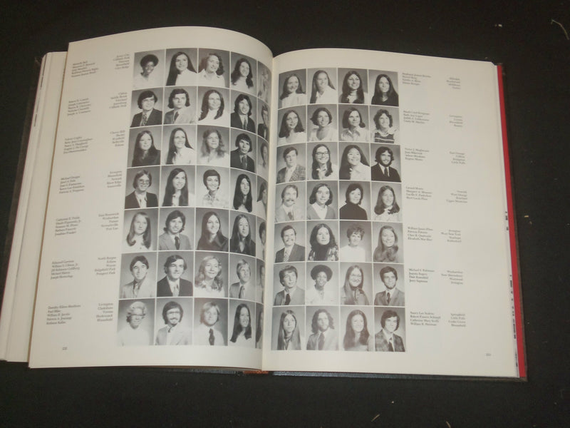 1975 MONTCLAIR STATE COLLEGE YEARBOOK - MONTCLAIR, NEW JERSEY - YB 2173