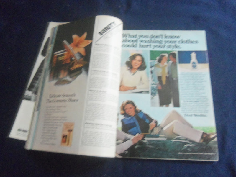 1979 AUGUST GLAMOUR MAGAZINE - LISA RYALL COVER - B 4165R