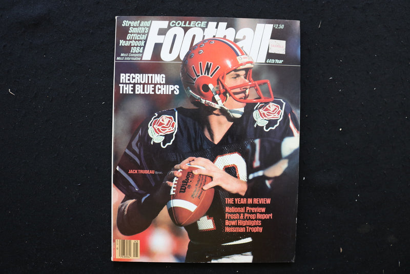 1984 STREET AND SMITH COLLEGE FOOTBALL MAGAZINE - JACK TRUDEAU COVER - SP 4185J