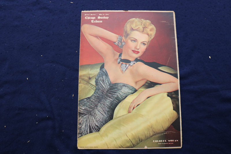 1944 MAY 21 CHICAGO TRIBUNE MAGAZINE - DOLORES MORAN COVER - E 22811