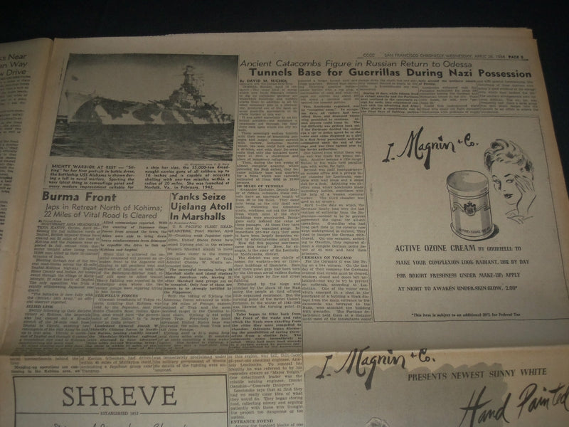 1944 APRIL 26 SAN FRANCISCO CHRONICLE - ADVANCE IN GUINEA -ALLIES CLOSE- NP 3643