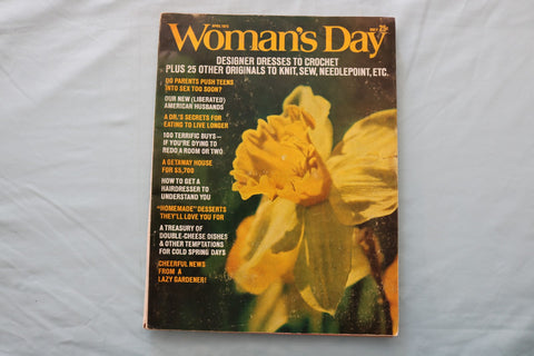 1973 APRIL WOMAN'S DAY MAGAZINE - A BEAUTIFUL FLOWER COVER - E 26693