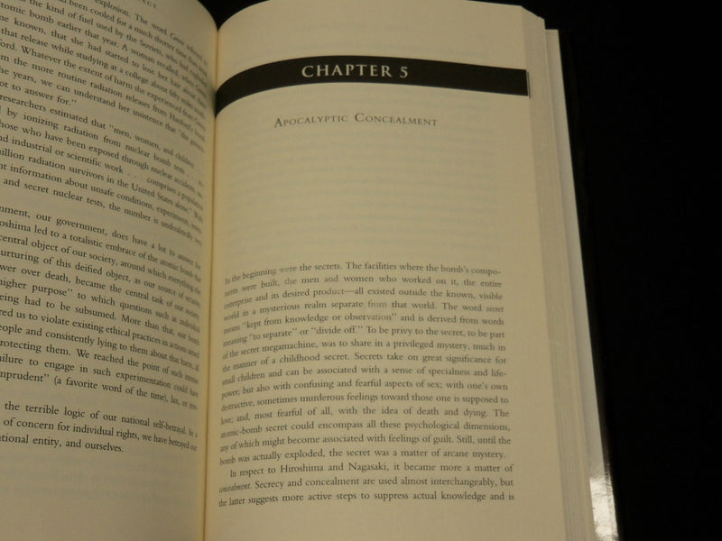 1995 HIROSHIMA IN AMERICA FIFTY YEARS OF DENIAL HARDCOVER BOOK - KD 6517