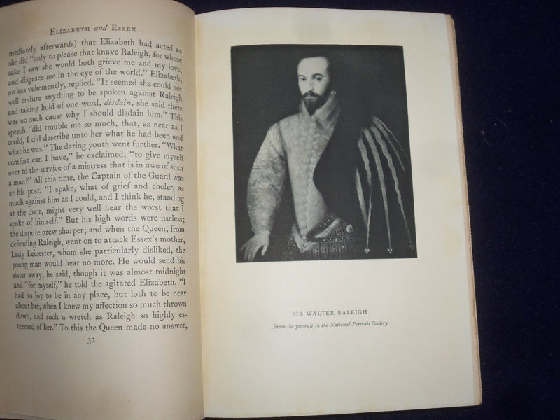 1928 ELIZABETH AND ESSEX A TRAGIC HISTORY HARDCOVER BOOK BY L. STRACHEY- KD 8781