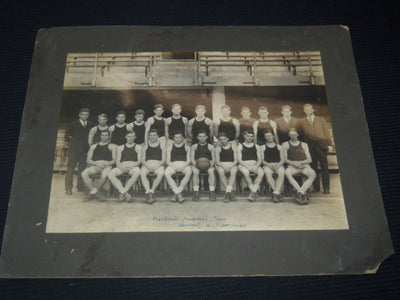 1930 PENN FRESHMAN BASKETBALL TEAM PHOTO MOUNTED - 17x14 - #14