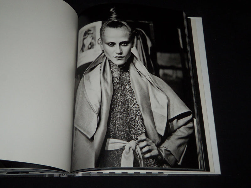 2010 BACKSTAGE HARDCOVER BOOK BY GUSTAVO MALHEIROS - GREAT PHOTOS - D 17