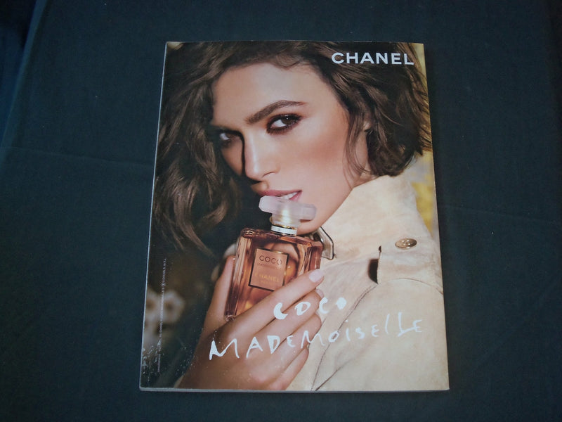 2011 MAY FASHION MAGAZINE - CANADIAN EDITION - DARIA COVER - B 6015