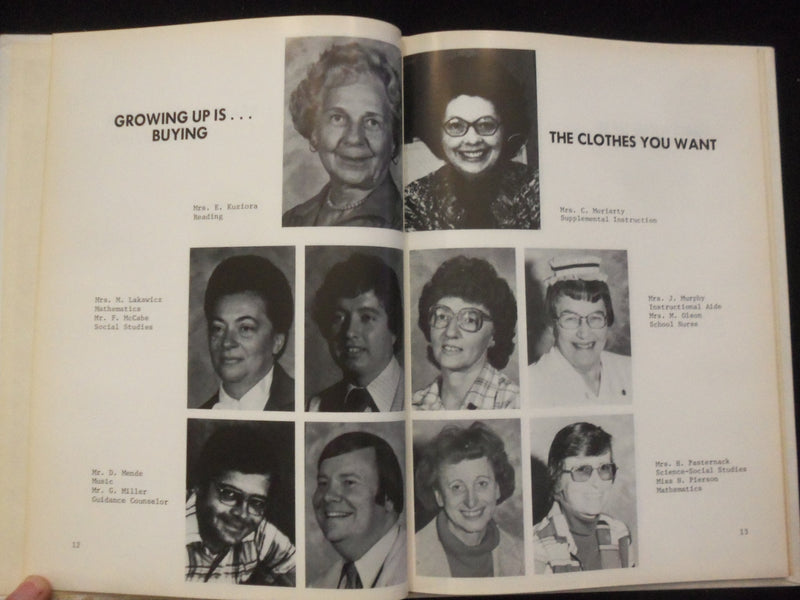 1981 IMPRESSIONS PEQUANNOCK VALLEY SCHOOL YEARBOOK- POMPTON PLAINS, NJ - YB 3160