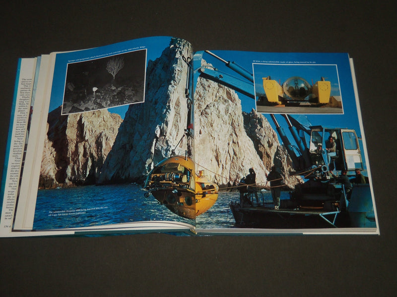 1975 THE DRAMA OF THE OCEANS BY ELISABETH MANN BORGESE BOOK - KD 4102