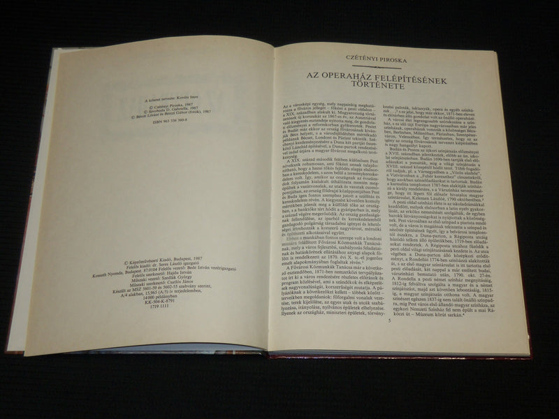 1987 AZ OPERAHAZ HARDCOVER BOOK - HUNGARIAN - NICE ILLUSTRATIONS - R 723J