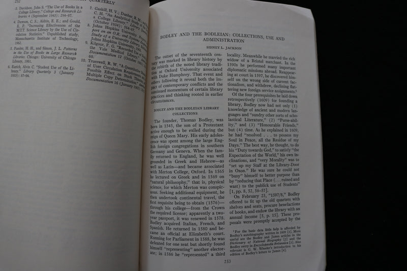 1969 THE LIBRARY QUARTERLY SOFTCOVER BOOKS - LOT OF 2 -UNIV OF CHI. PRESS-K 2240