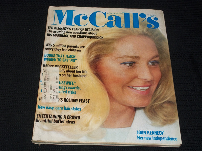 1975 NOVEMBER MCCALL'S MAGAZINE - JOAN KENNEDY FRONT COVER - E 773