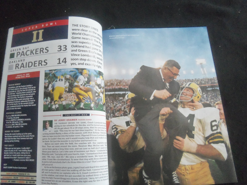 2016 SPORTS ILLUSTRATED MAGAZINE - 50 YEARS OF THE SUPER BOWL - B 4077P