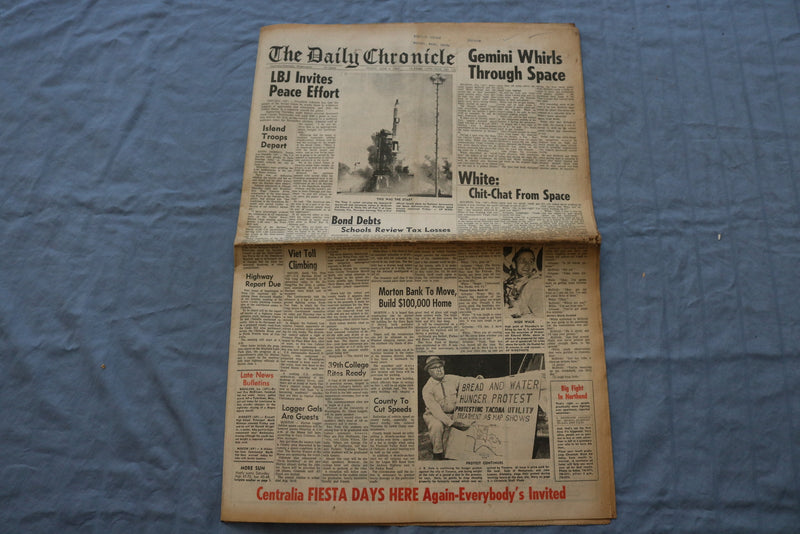1965 JUNE 4 THE DAILY CHRONICLE NEWSPAPER - GEMINI WHIRLS THROUGH SPACE- NP 8515