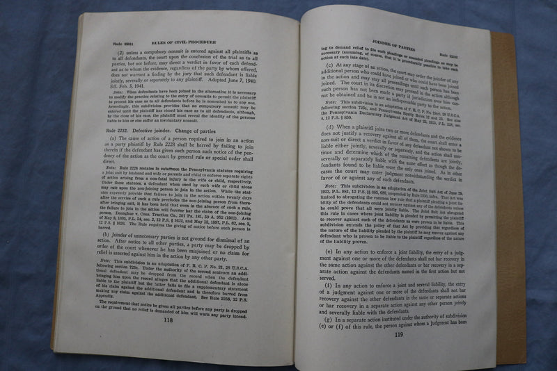1946 PENNSYLVANIA VERTERANS' MANUAL SOFTCOVER BOOK - K 323