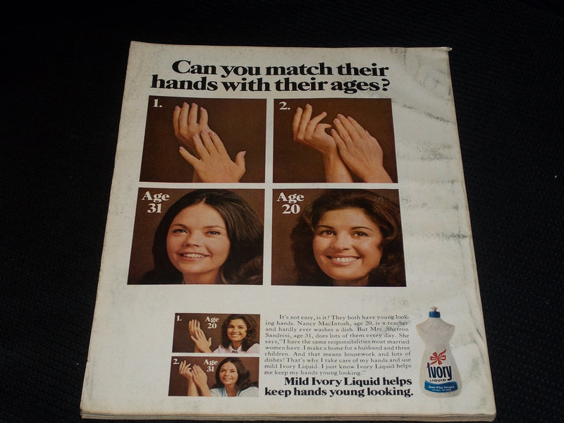 1974 JUNE MCCALL'S MAGAZINE - JULIA CHILD FRONT COVER - E 684
