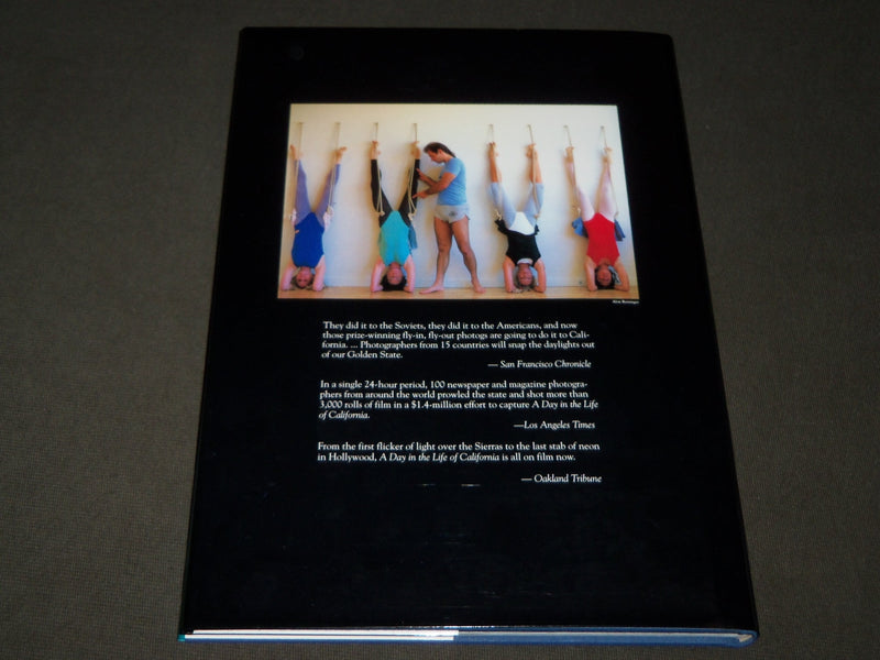 1988 A DAY IN THE LIFE OF CALIFORNIA BOOK IN ORIGINAL MAILING BOX - I 1592