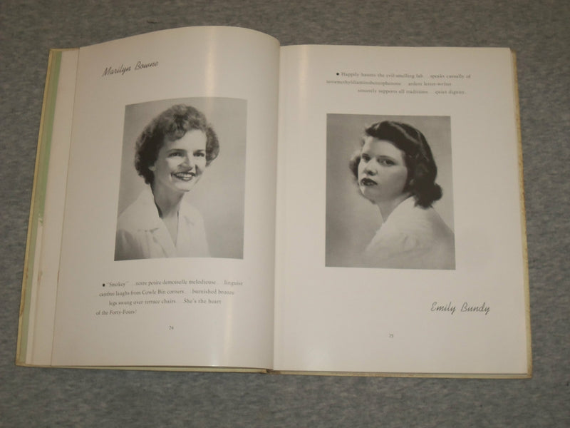 1944 ELMIRA COLLEGE YEARBOOK - ERLMIRA, NEW YORK - YB 2060