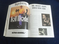 1993-1994 HOCKEY HALL OF FAME YEARBOOK - F 254A