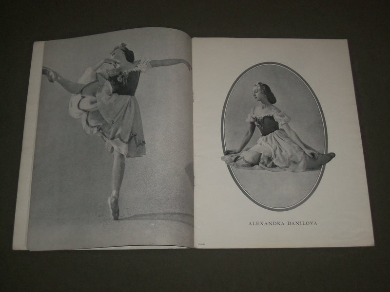 1948-1949 BALLET RUSSE DE MONTE CARLO PROGRAM - GREAT PHOTOS - J 2617
