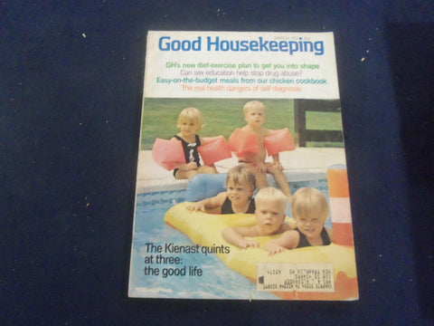1973 MARCH GOOD HOUSEKEEPING MAGAZINE - THE KIENAST QUINTS AT THREE - F 252L