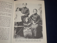 1971 SHALOM GOLDA HARDCOVER BOOK BY TERRY MORRIS - NICE PHOTOS - KD 2632