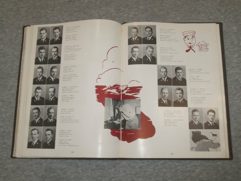 1940-1945 U.S. NAVAL RESERVE MIDSHIPSMEN'S SCHOOL YEARBOOK - NEW YORK - YB 2064
