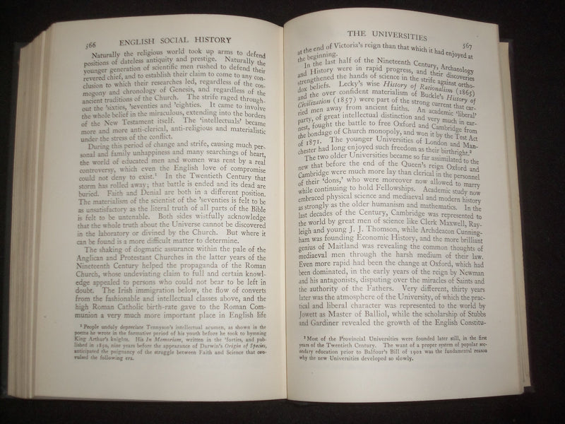 1946 ENGLISH SOCIAL HISTORY HARDCOVER BOOK BY G.M. TREVELYAN - KD 9205