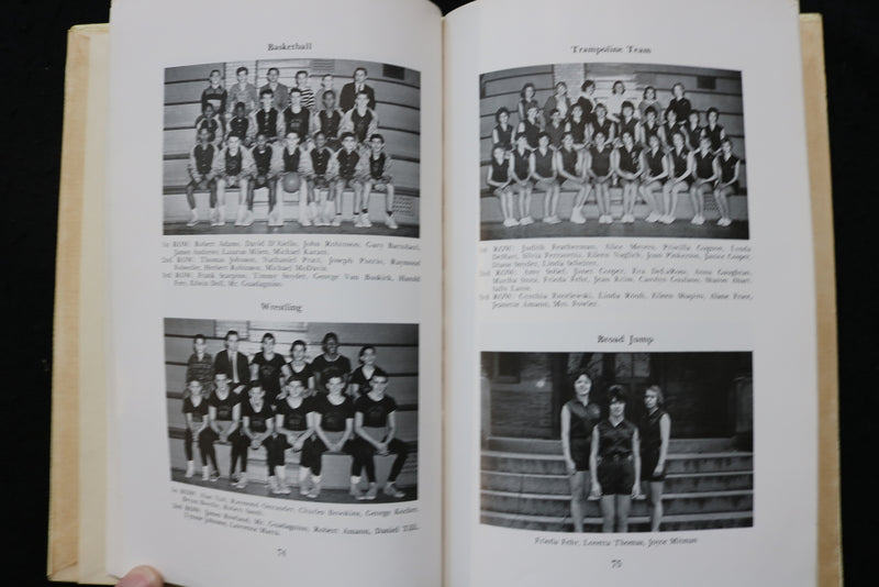 1961 WOLF JUNIOR HIGH SCHOOL YEARBOOK - EASTON, PENNSYLVANIA - YB 3497