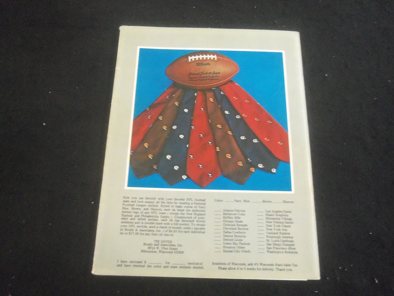 1973 SPORTS FOCUS FOOTBALL ISSUE - NEW YORK GIANTS - B 6348Q