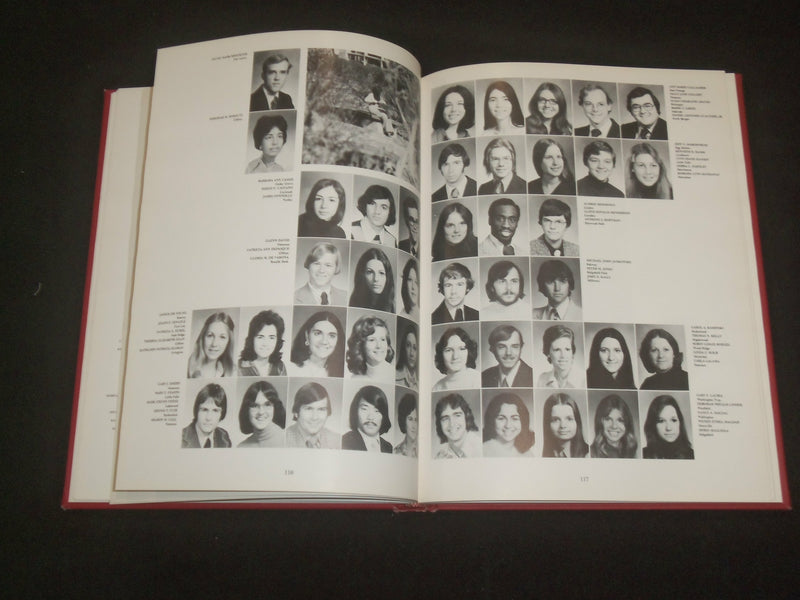 1976 MONTCLAIR STATE COLLEGE YEARBOOK - MONTCLAIR, NEW JERSEY - YB 2093