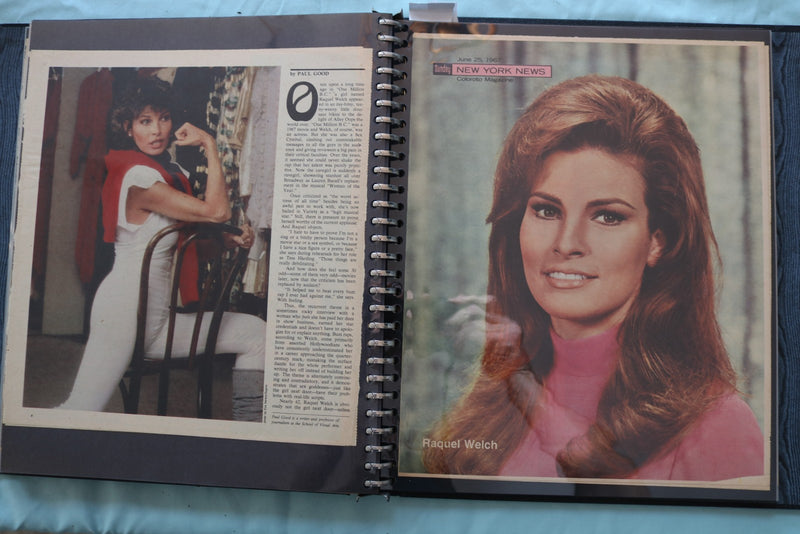 MOVIE STAR SCRAPBOOK - SHIRLEY TEMPLE - JOHN TRAVOLTA - RAQUEL WELCH - E 26484