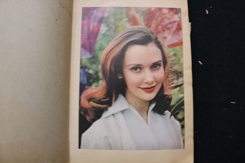 SUSAN STRASBERG - LESLIE CARON SCRAPBOOK - E 24906